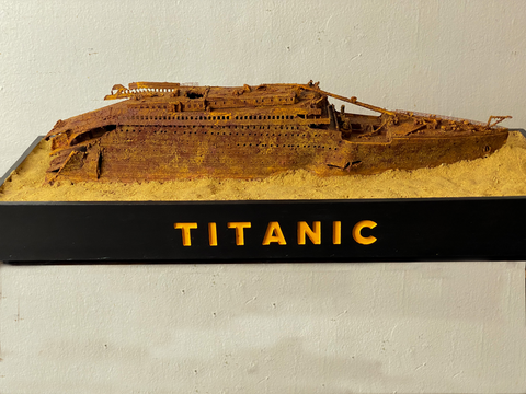 titanic wreck model